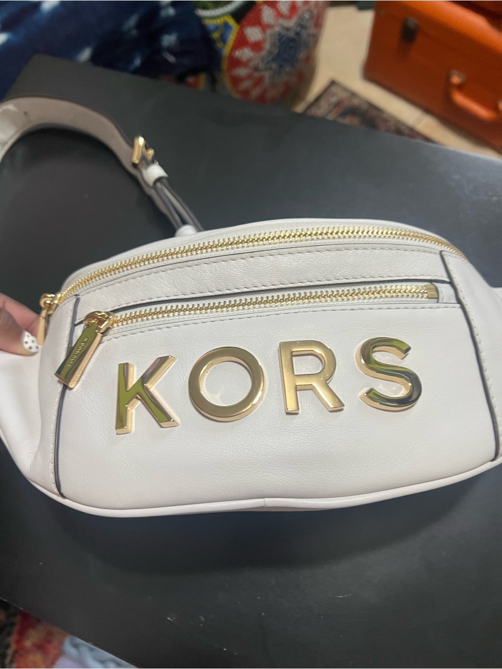 Michael Kors White Leather Crossbody Belt Bag with Gold Hardware - Picture 2 of 7